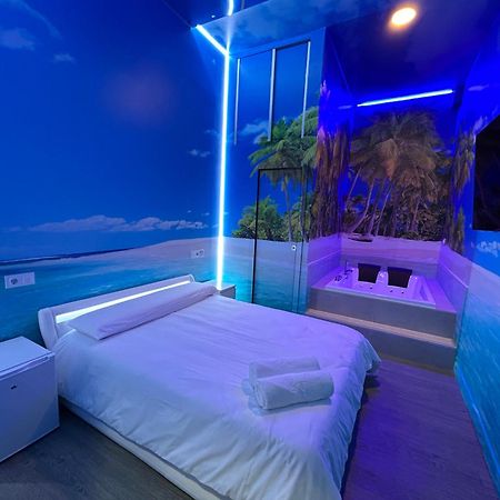 Habitacion Con Jacuzzi Y Bano Privado 马德里 外观 照片