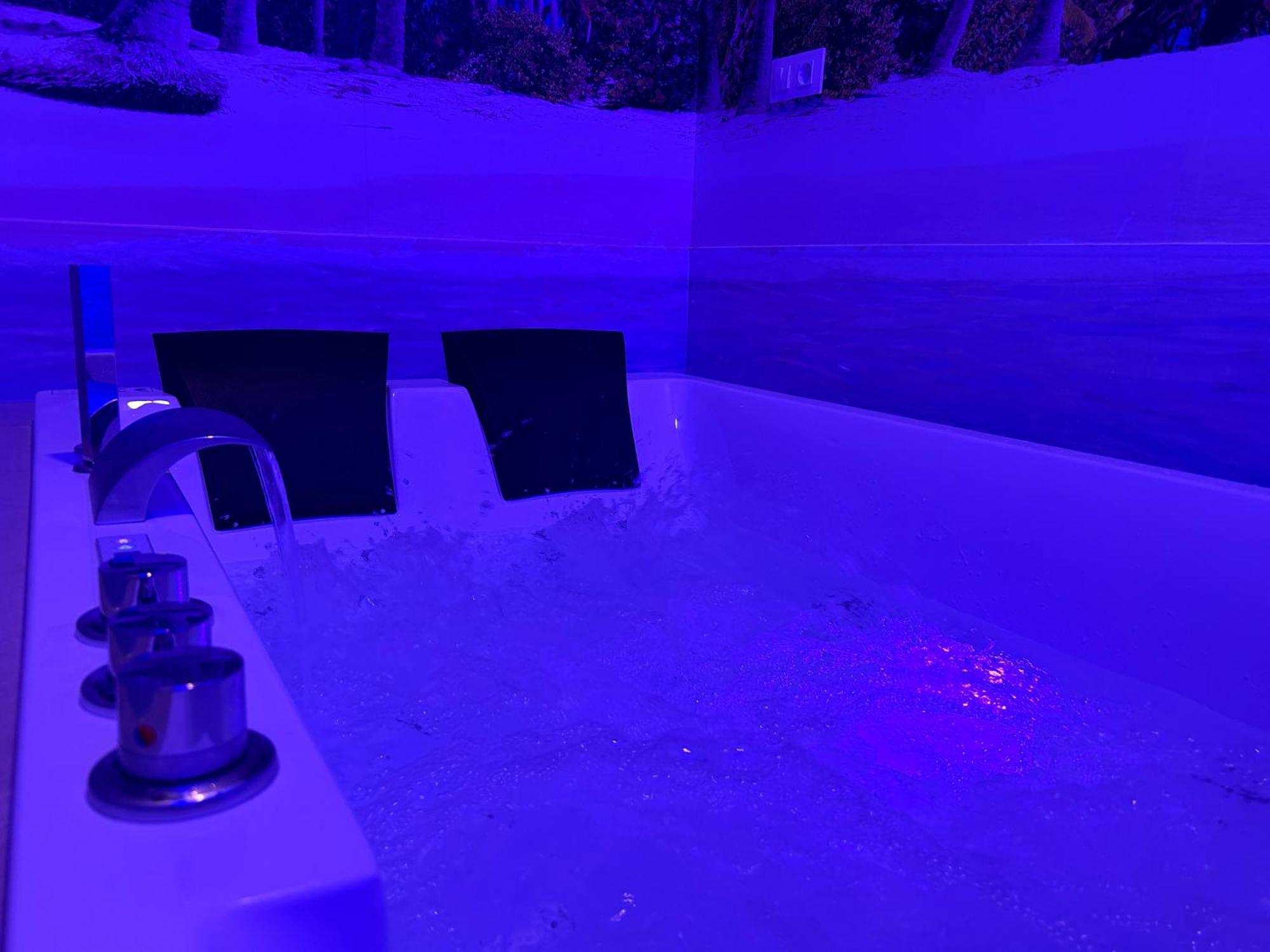 Habitacion Con Jacuzzi Y Bano Privado 马德里 外观 照片