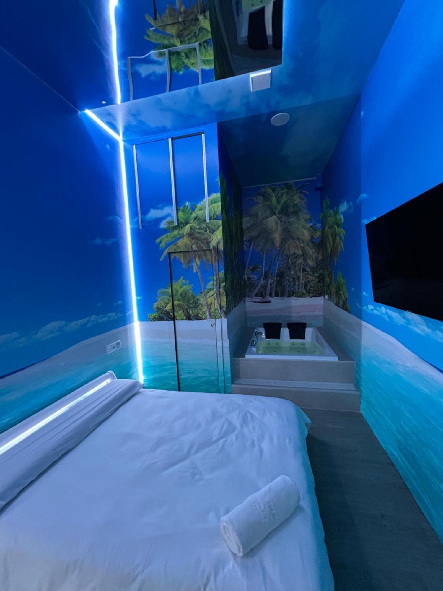 Habitacion Con Jacuzzi Y Bano Privado 马德里 外观 照片