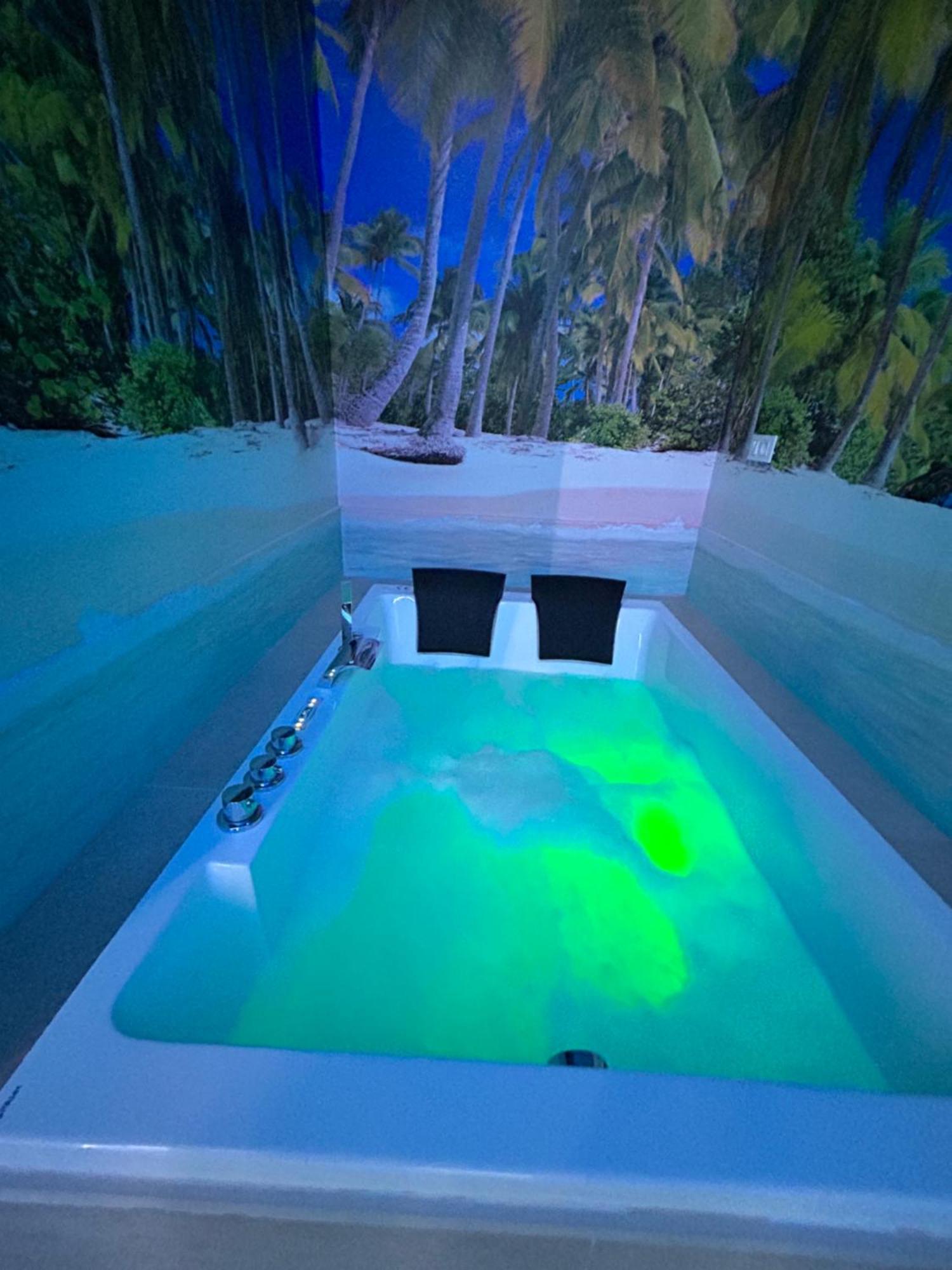 Habitacion Con Jacuzzi Y Bano Privado 马德里 外观 照片
